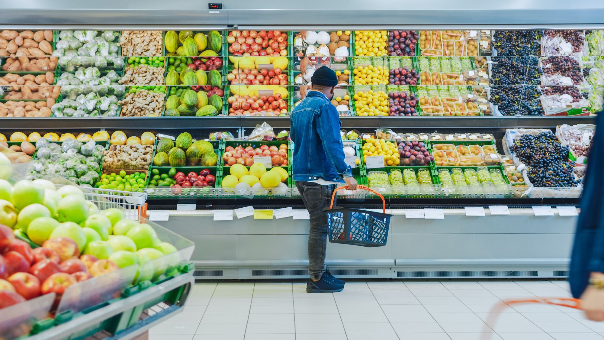 Open-wallet moments: what fintech brands are getting right about in-store retail media